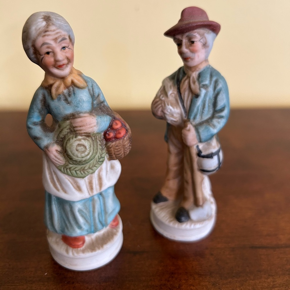 Vintage Bisque Old Farming Couple 4.5 inches tall multi colored